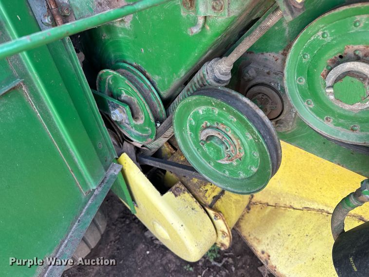 image for item EK0512 John Deere 435 round baler