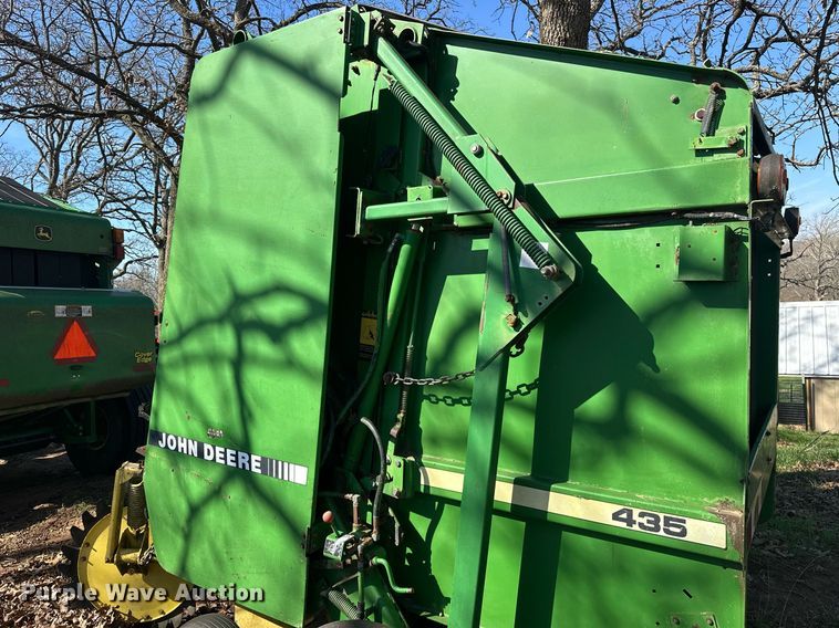 image for item EK0512 John Deere 435 round baler