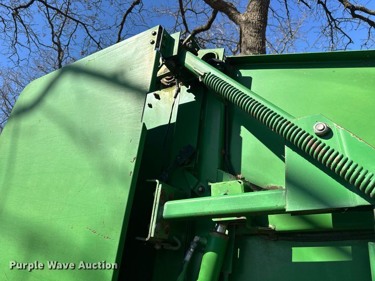 image for item EK0512 John Deere 435 round baler