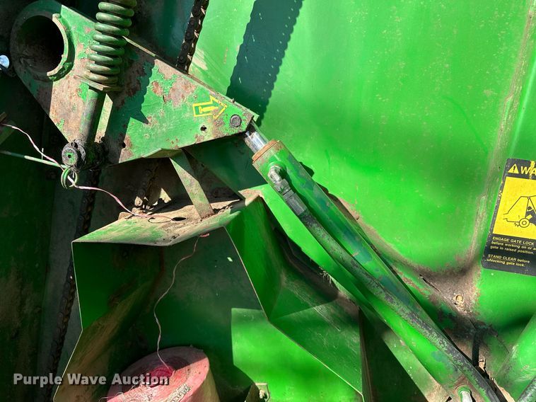 image for item EK0512 John Deere 435 round baler