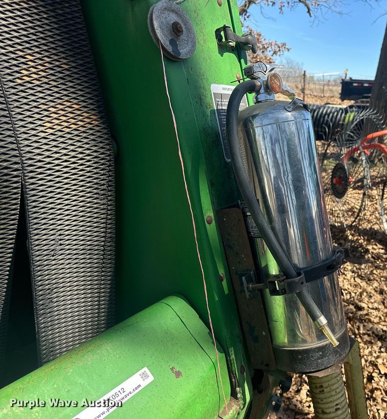 image for item EK0512 John Deere 435 round baler