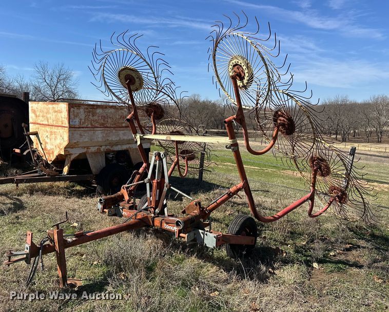 image for item EK0513 Tonutti hay rake