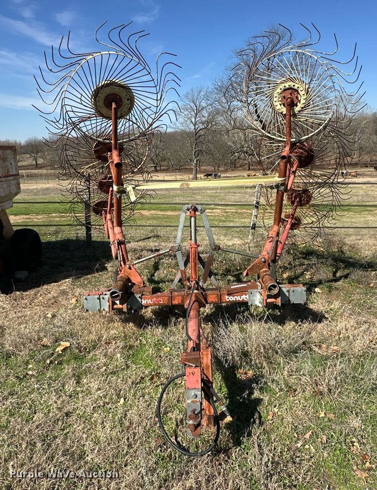 image for item EK0513 Tonutti hay rake