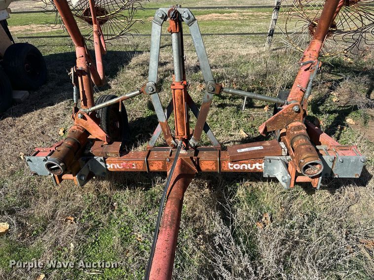 image for item EK0513 Tonutti hay rake