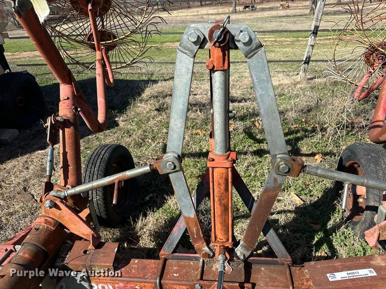 image for item EK0513 Tonutti hay rake