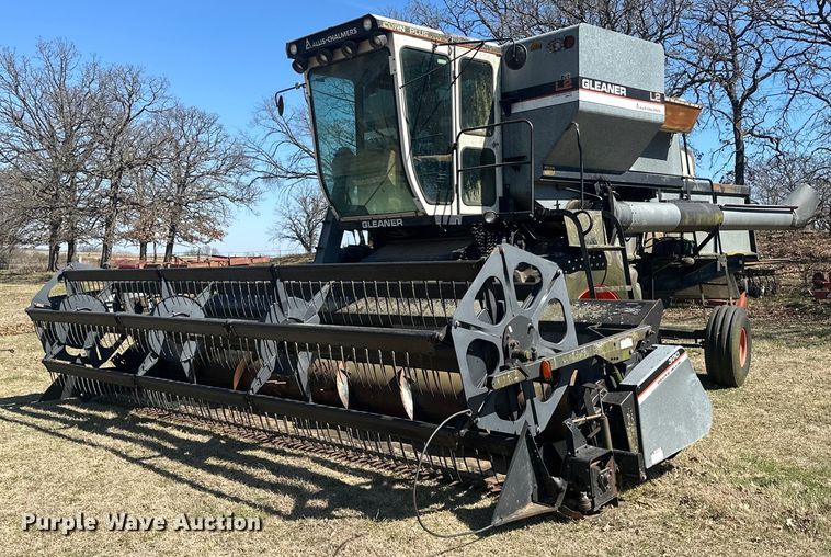 image for item EK0514 1982 Gleaner L2 combine