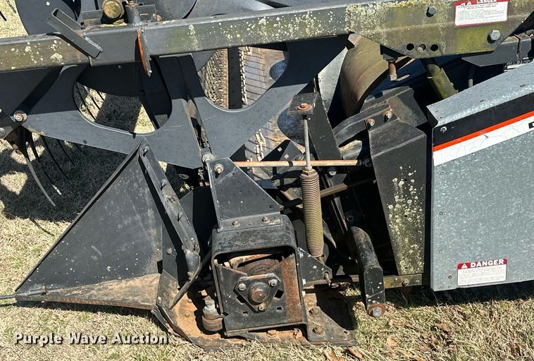 image for item EK0514 1982 Gleaner L2 combine