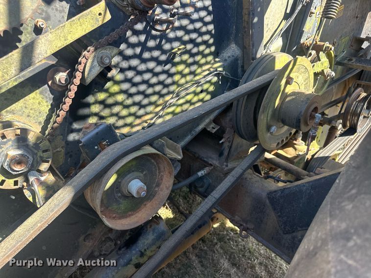 image for item EK0514 1982 Gleaner L2 combine