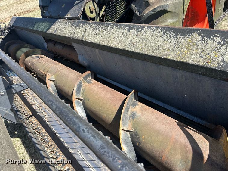 image for item EK0514 1982 Gleaner L2 combine