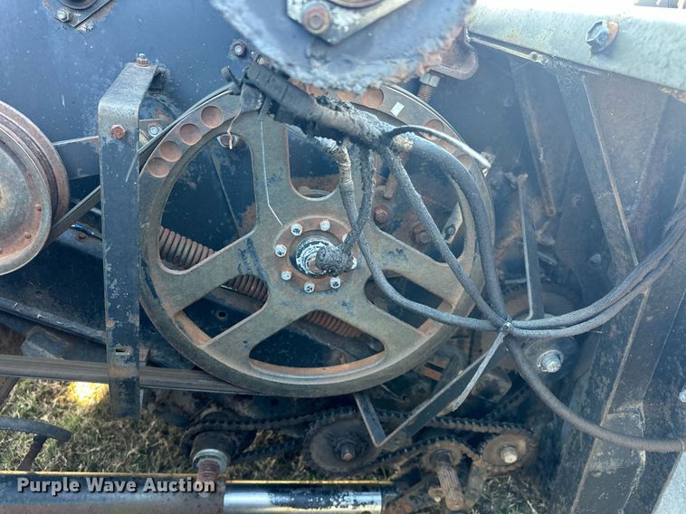 image for item EK0514 1982 Gleaner L2 combine