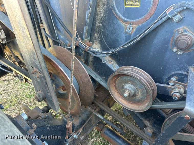 image for item EK0514 1982 Gleaner L2 combine