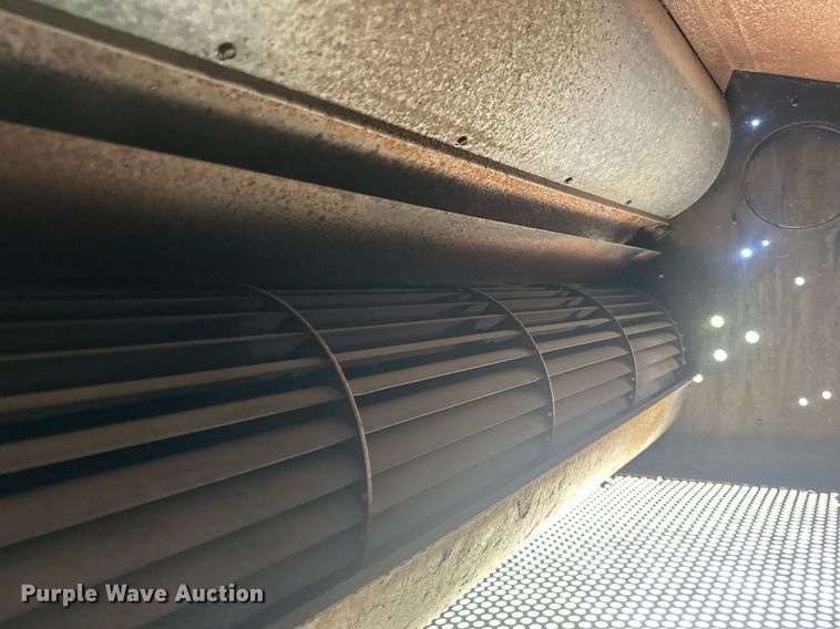 image for item EK0514 1982 Gleaner L2 combine