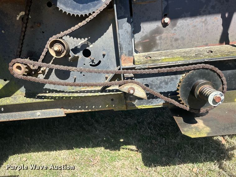 image for item EK0514 1982 Gleaner L2 combine