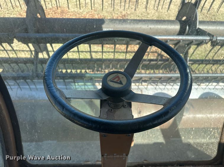 image for item EK0514 1982 Gleaner L2 combine