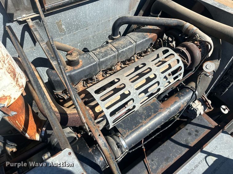 image for item EK0514 1982 Gleaner L2 combine