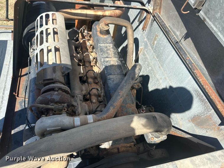 image for item EK0514 1982 Gleaner L2 combine