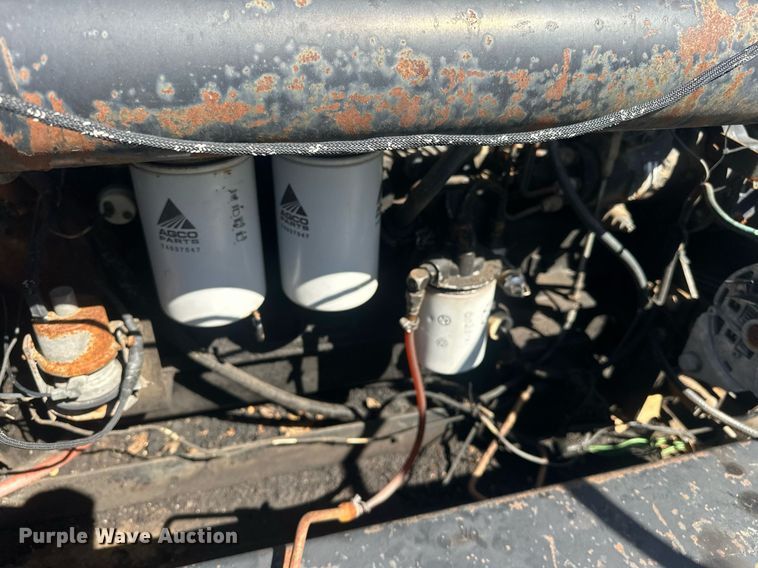 image for item EK0514 1982 Gleaner L2 combine