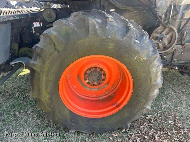 image for item EK0514 1982 Gleaner L2 combine