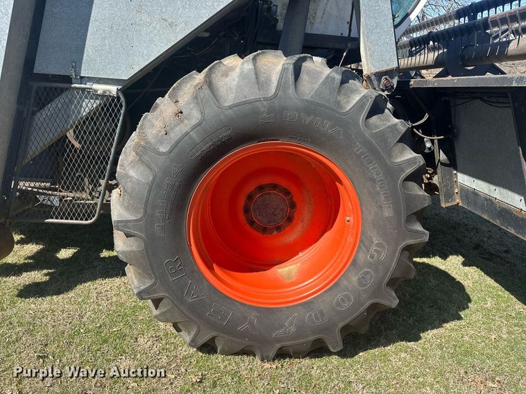 image for item EK0514 1982 Gleaner L2 combine