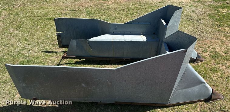 image for item EK0514 1982 Gleaner L2 combine