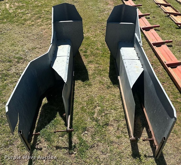 image for item EK0514 1982 Gleaner L2 combine