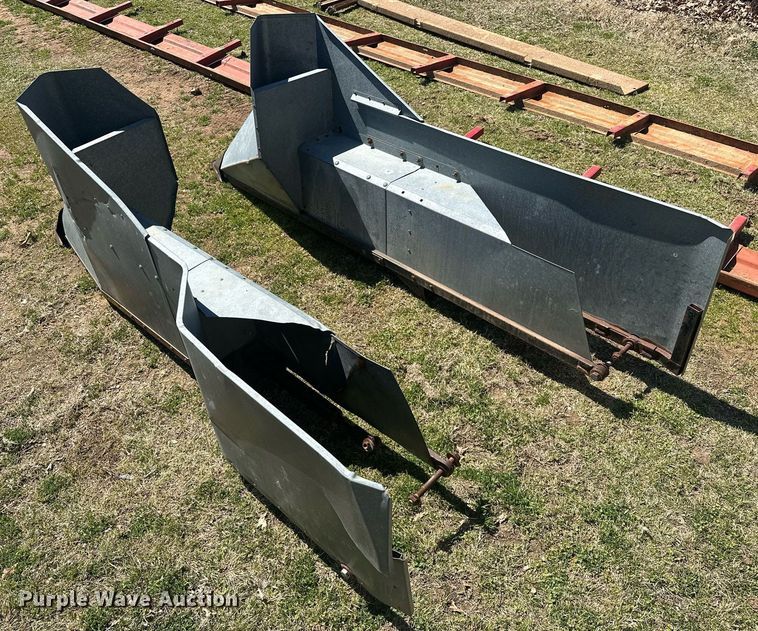 image for item EK0514 1982 Gleaner L2 combine