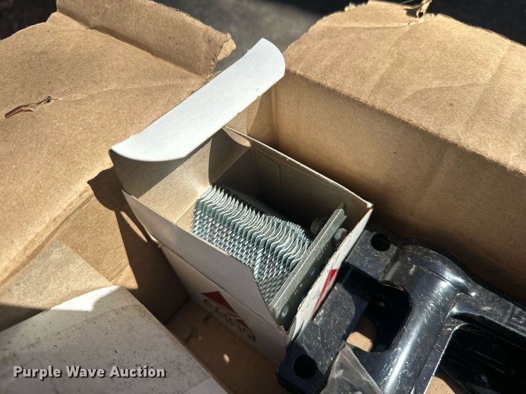 image for item EK0514 1982 Gleaner L2 combine