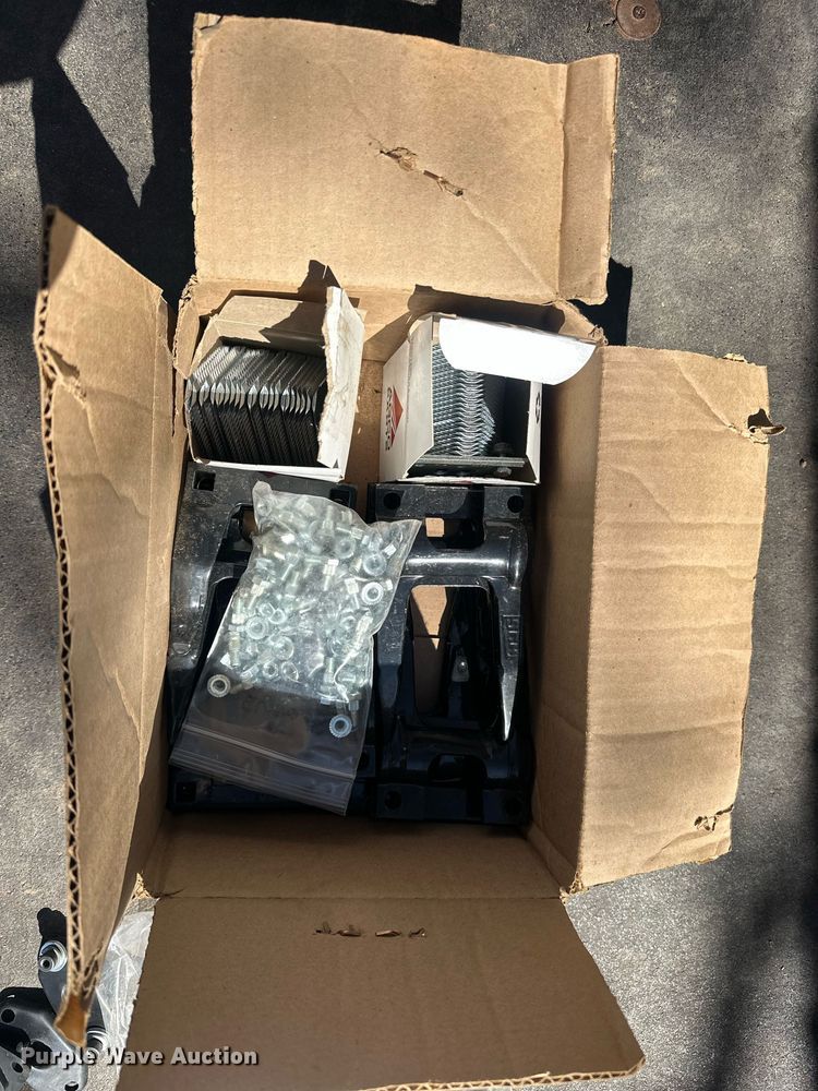 image for item EK0514 1982 Gleaner L2 combine