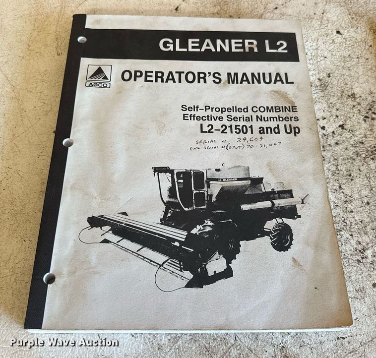 image for item EK0514 1982 Gleaner L2 combine