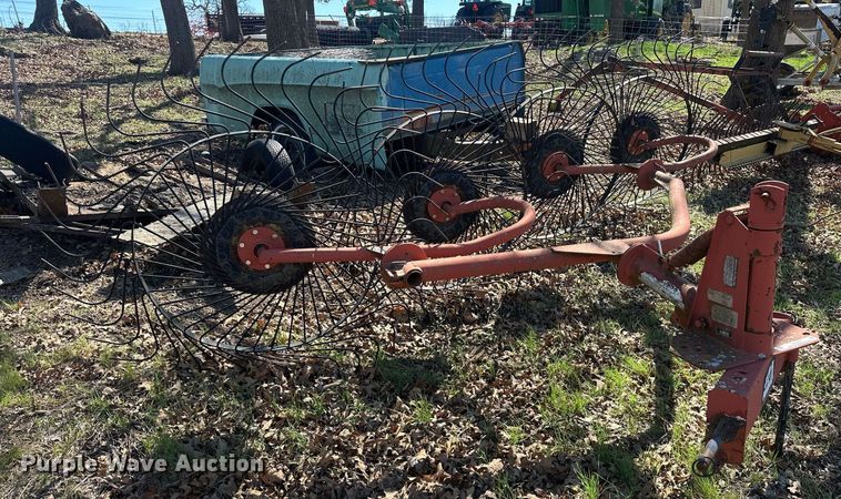 image for item EK0516 Rhino WR-4 hay rake