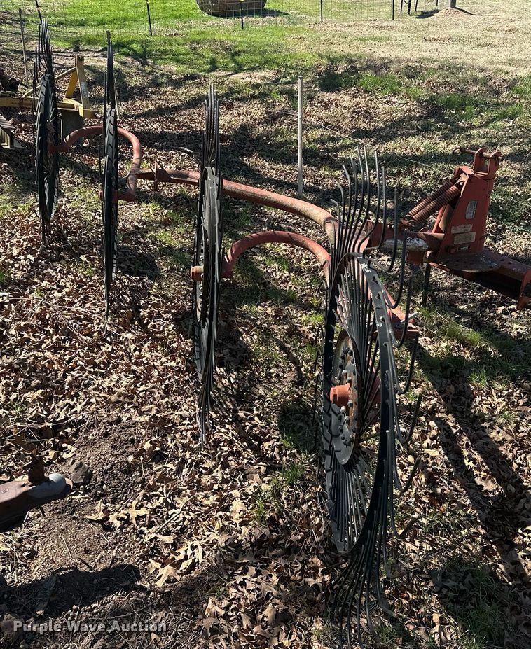 image for item EK0516 Rhino WR-4 hay rake