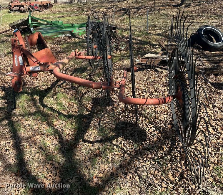 image for item EK0516 Rhino WR-4 hay rake