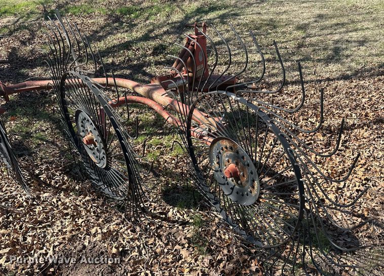 image for item EK0516 Rhino WR-4 hay rake