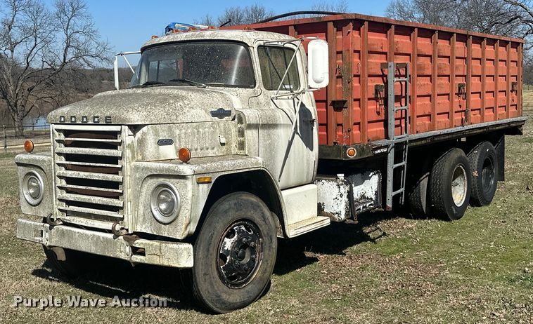 image for item EK0518 1973 Dodge C600 grain truck