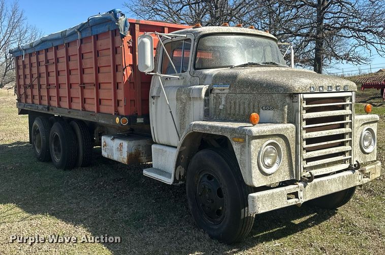 image for item EK0518 1973 Dodge C600 grain truck