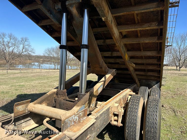 image for item EK0518 1973 Dodge C600 grain truck