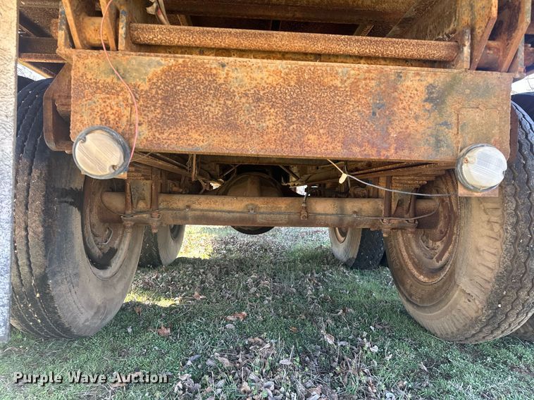 image for item EK0518 1973 Dodge C600 grain truck