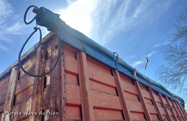 image for item EK0518 1973 Dodge C600 grain truck