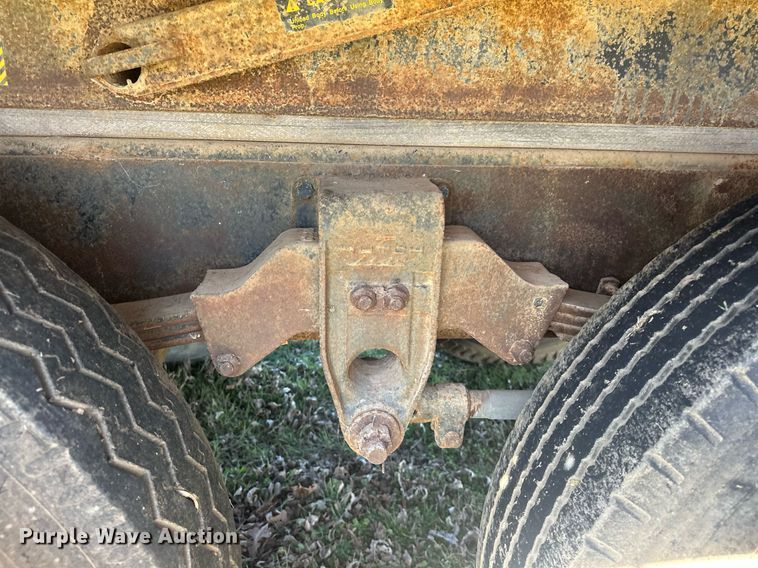 image for item EK0518 1973 Dodge C600 grain truck