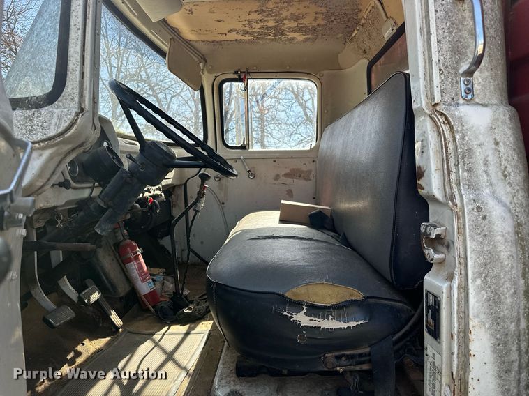 image for item EK0518 1973 Dodge C600 grain truck