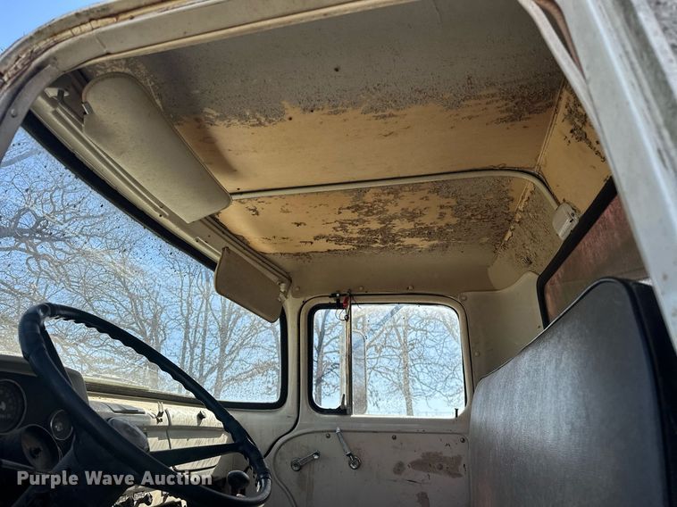 image for item EK0518 1973 Dodge C600 grain truck