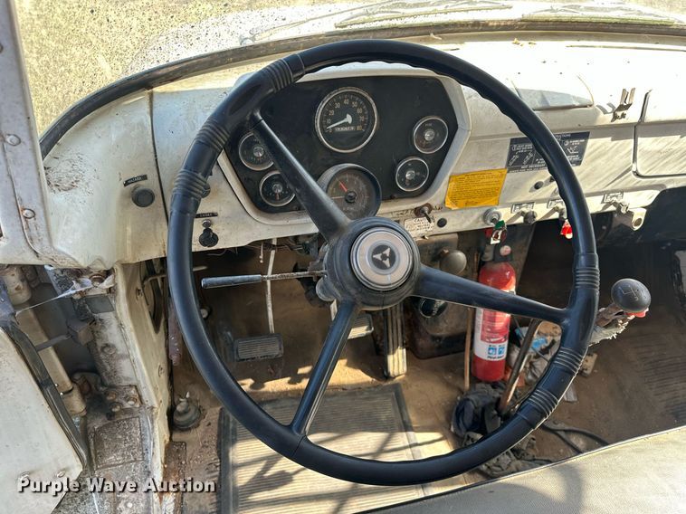 image for item EK0518 1973 Dodge C600 grain truck