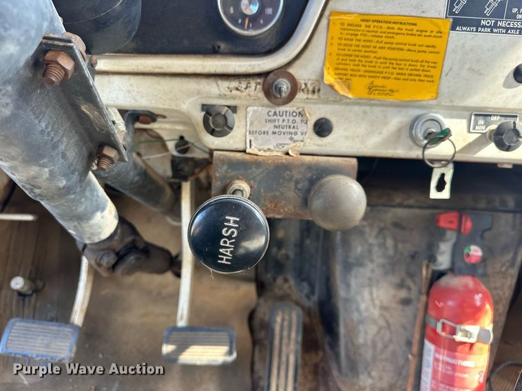 image for item EK0518 1973 Dodge C600 grain truck