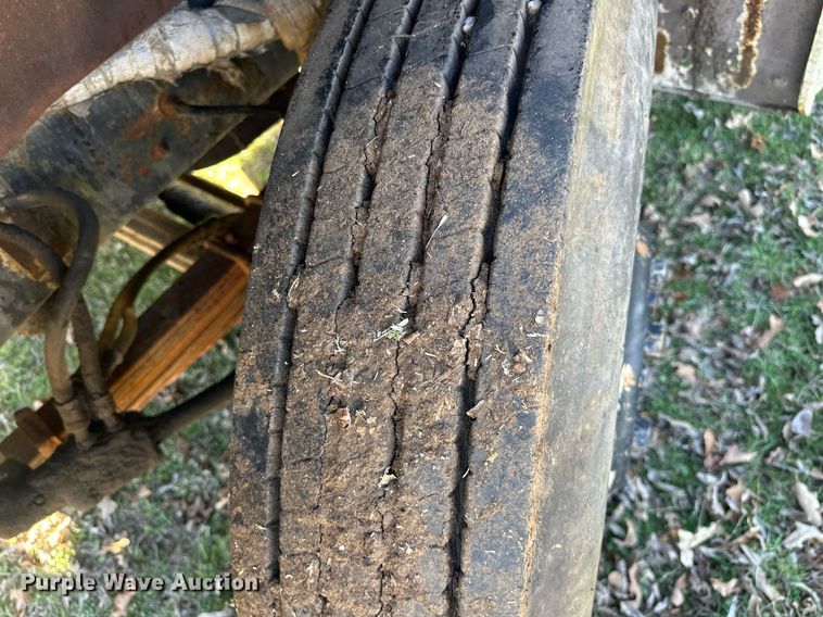 image for item EK0518 1973 Dodge C600 grain truck