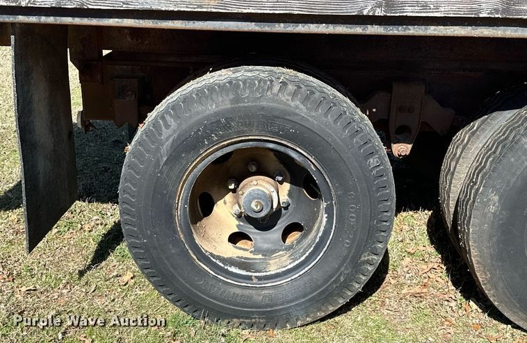 image for item EK0518 1973 Dodge C600 grain truck