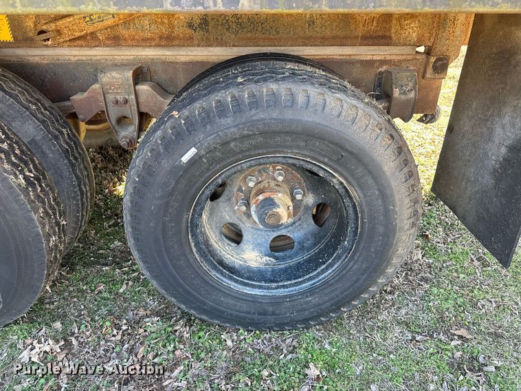 image for item EK0518 1973 Dodge C600 grain truck