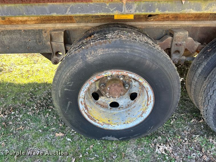 image for item EK0518 1973 Dodge C600 grain truck