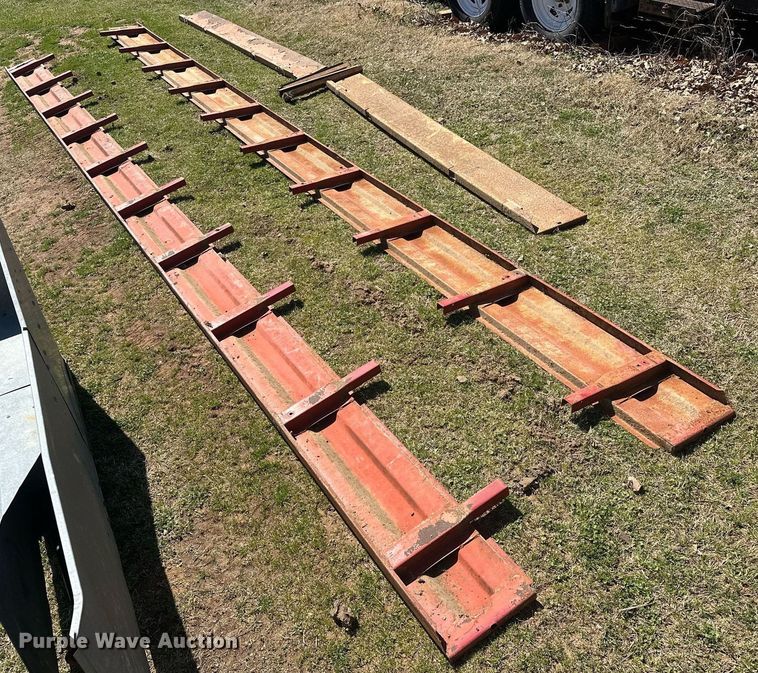 image for item EK0518 1973 Dodge C600 grain truck