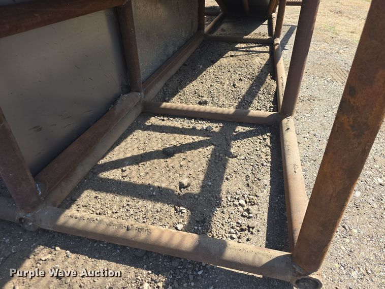 image for item EK5042 Shop built livestock loading chute