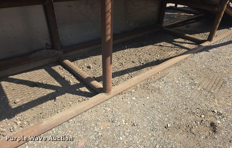 image for item EK5042 Shop built livestock loading chute